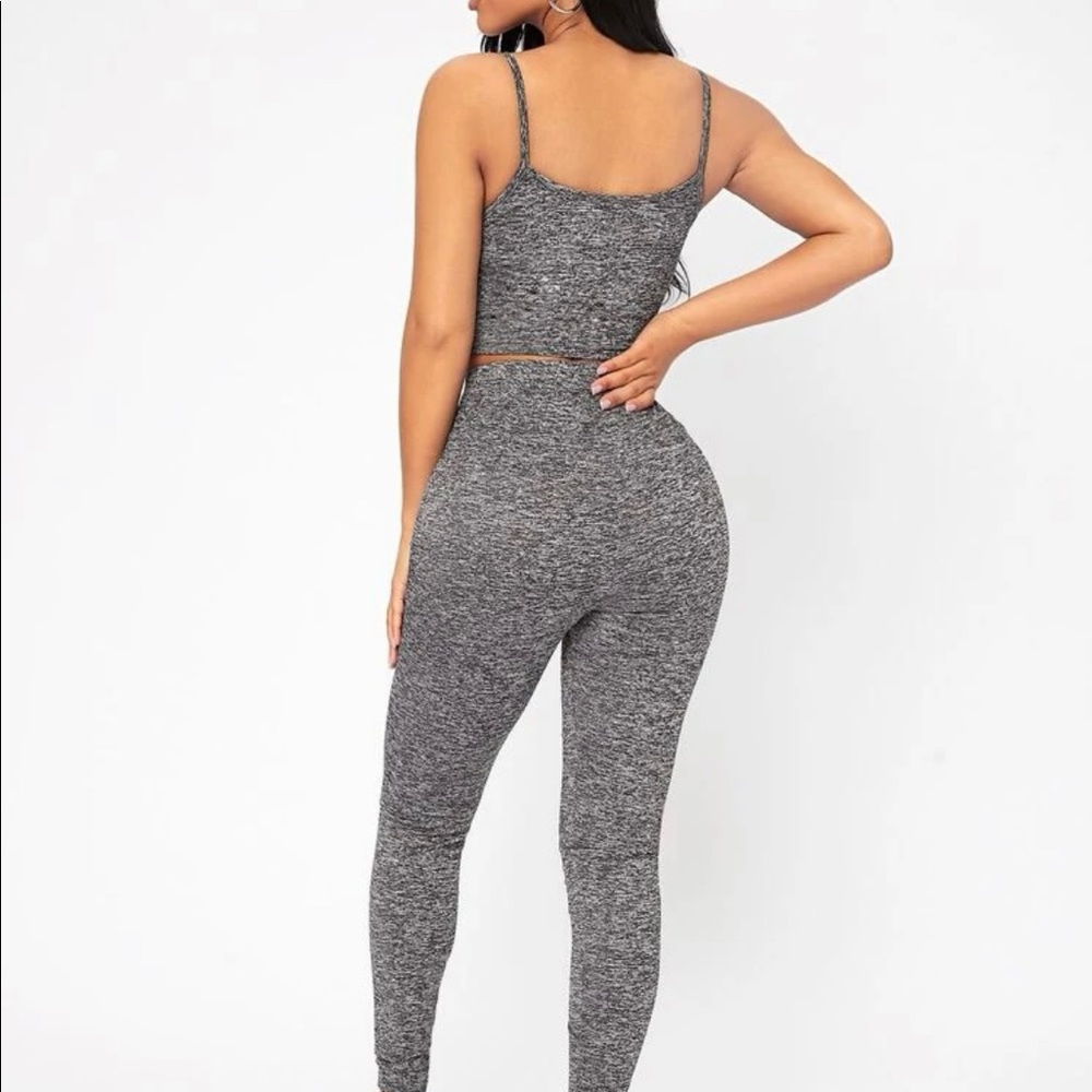 Comfy 2 piece - Picture 2 of 6